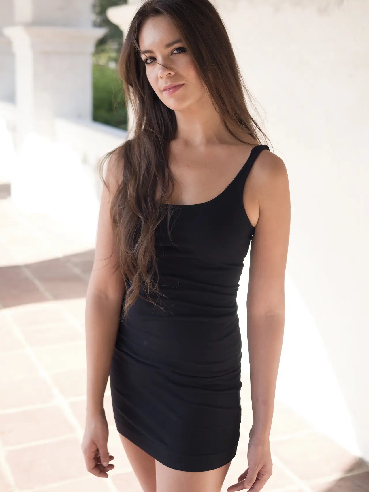 Black Sleeveless Mini Dress - Obrázek 4