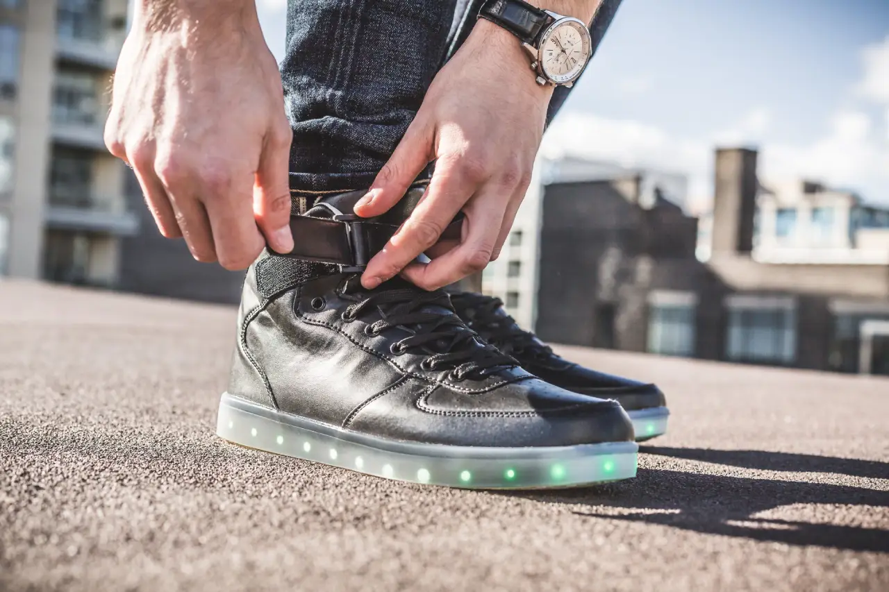 USB charging Luminous LED Leather Shoes - Obrázek 3